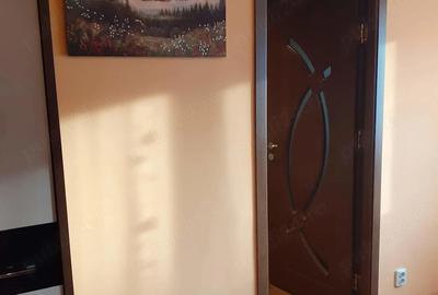 Apartament cu 2 camere semidecomandat în Micro 6