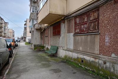 Apartament cu 2 camere nedecomandat în Central