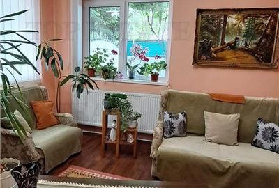 Casă cu 4 camere cu Canalizare în Central - 3