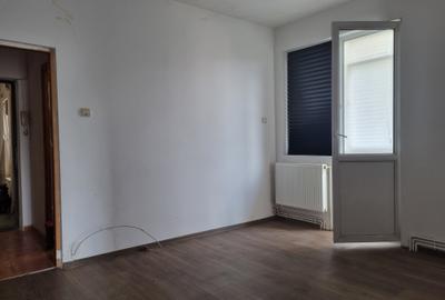 Apartament cu 2 camere semidecomandat în Bucureștii Noi