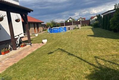 Casă cu 4 camere în Cristian