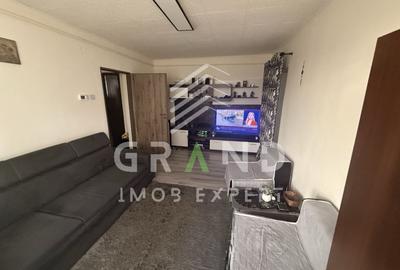Apartament cu 2 camere semidecomandat, mobilat în Semicentral