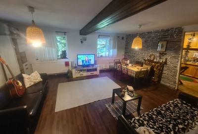 Duplex cu 4 camere cu Canalizare în Brebu - 1