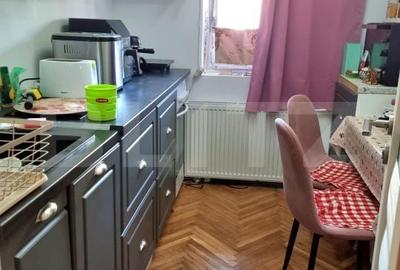 Apartament cu 3 camere decomandat în Decebal