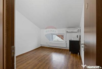 Spațiu comercial, de 130 mp, în Intim