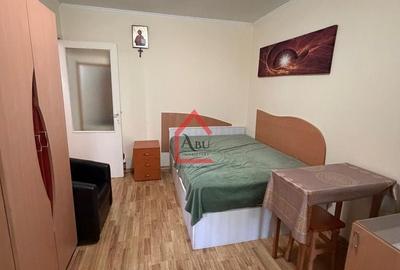 Garsonieră decomandată, mobilată în Podu Roș
