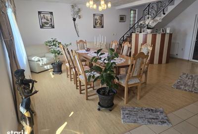 Casă cu 6 camere cu Teren 300 Mp în Sud