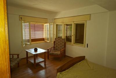 Apartament cu 4 camere decomandat, mobilat în Central - 2