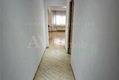 Apartament cu 3 camere în Mioriței