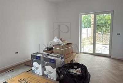 Casă cu 3 camere în Moșnița Nouă