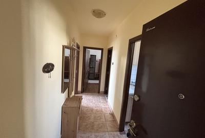 Apartament cu 2 camere decomandat în Complex Studențesc