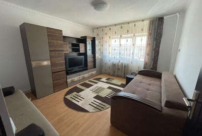 Garsonieră decomandată, mobilată în Cetate