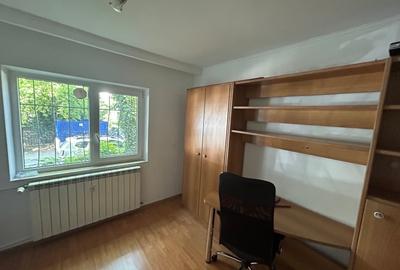 Apartament cu 3 camere decomandat, mobilat în Brâncoveanu