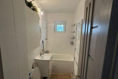 Apartament cu 3 camere decomandat în Central - 1