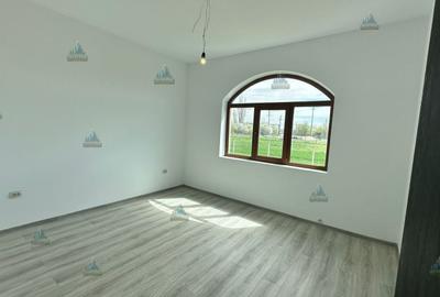 Casă cu 6 camere cu Canalizare în Nord-Est - 6