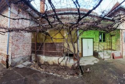 Casă cu 4 camere cu Canalizare în Dâmbul Rotund - 2