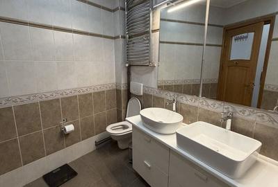 Apartament cu 4 camere decomandat în Ultracentral