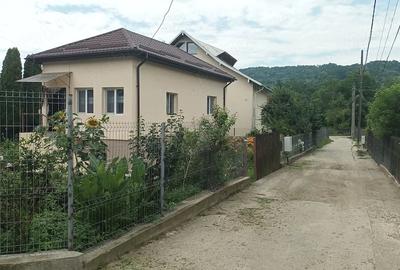 Casă cu 3 camere cu Teren 389 Mp în Central