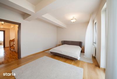 Casă cu 6 camere cu Teren 534 Mp în Glina - 1