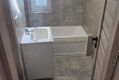 Apartament cu 3 camere semidecomandat în Văcăresti