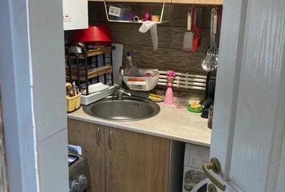 Apartament cu 3 camere decomandat în 1 Mai