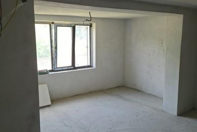 Casă cu 3 camere în Gura Bărbulețului