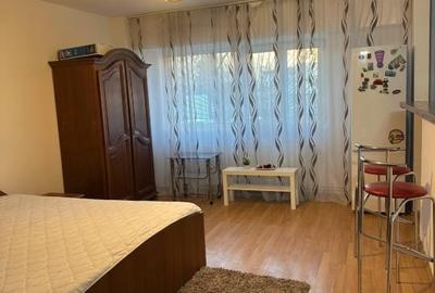 Garsonieră circulară, mobilată în 13 Septembrie