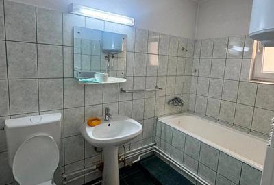 Apartament cu 2 camere semidecomandat în Traian