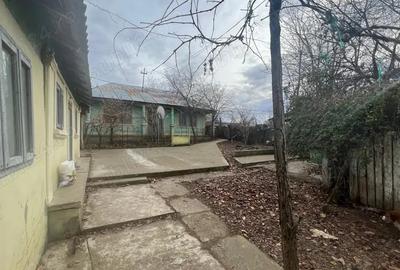 Casă cu 6 camere cu Teren 2700 Mp în Cărăpcești