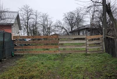 Teren de 4260 mp, în Răchiți