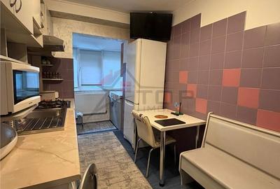 Apartament cu 2 camere semidecomandat în Podu Roș