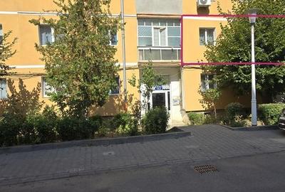 Apartament cu 3 camere decomandat în Vitrometan