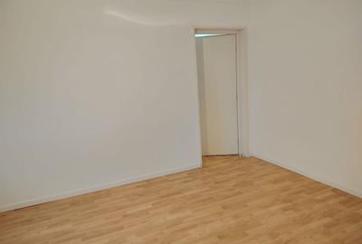 Apartament cu 3 camere semidecomandat în Drumul Taberei - 1