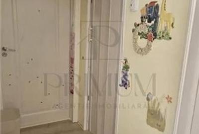 Apartament cu 2 camere semidecomandat, mobilat în Tipografilor