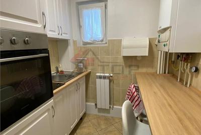 Apartament cu 2 camere semidecomandat în Podu Roș