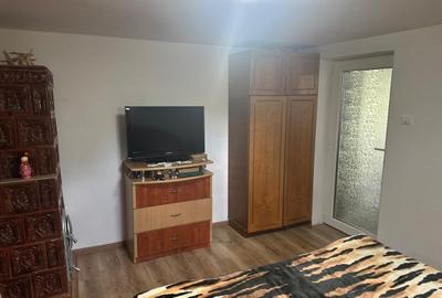 Casă cu 5 camere cu Teren 910 Mp în Central