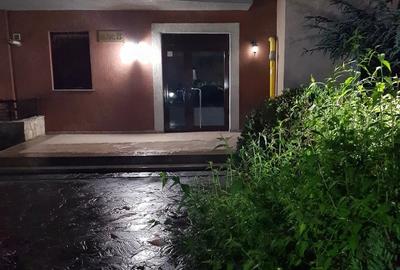 Apartament cu 3 camere decomandat în Berceni