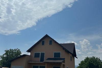 Casă cu 4 camere în Central - 6