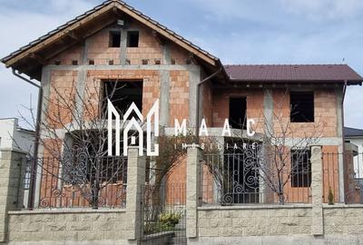 Casă cu 4 camere cu Teren 1200 Mp în Central