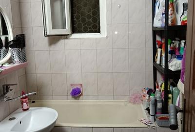 Apartament cu 3 camere decomandat în Moara - 1
