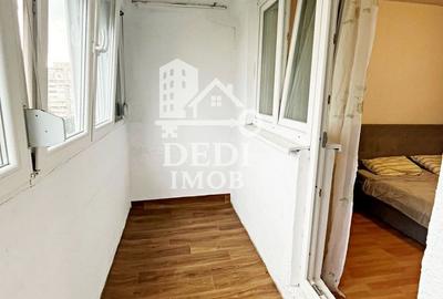 Apartament cu 3 camere decomandat în Iosia
