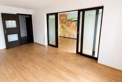 Apartament cu 4 camere decomandat în Crângași