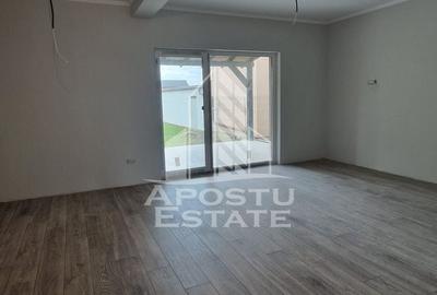 Casă cu 4 camere cu Teren 274 Mp în Remetea Mare