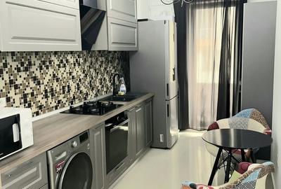 Apartament cu 2 camere decomandat, mobilat în Universitate