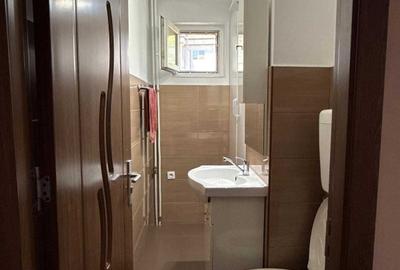 Apartament cu 4 camere semidecomandat în Nufărul - 2