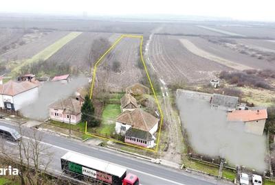 Casă cu 3 camere cu Teren 8914 Mp în Central