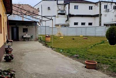 Casă cu 4 camere cu Teren 912 Mp în Traian