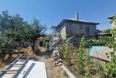 Casă individuală cu 6 camere cu Canalizare în Km 4-5 - 8