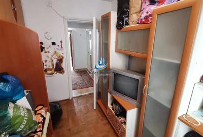 Apartament cu 3 camere decomandat în Sud