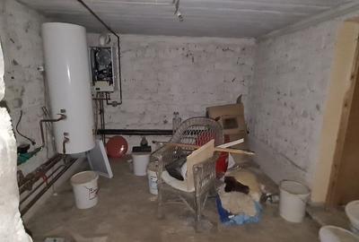 Casă cu 9 camere cu Teren 1737 Mp în Central - 9